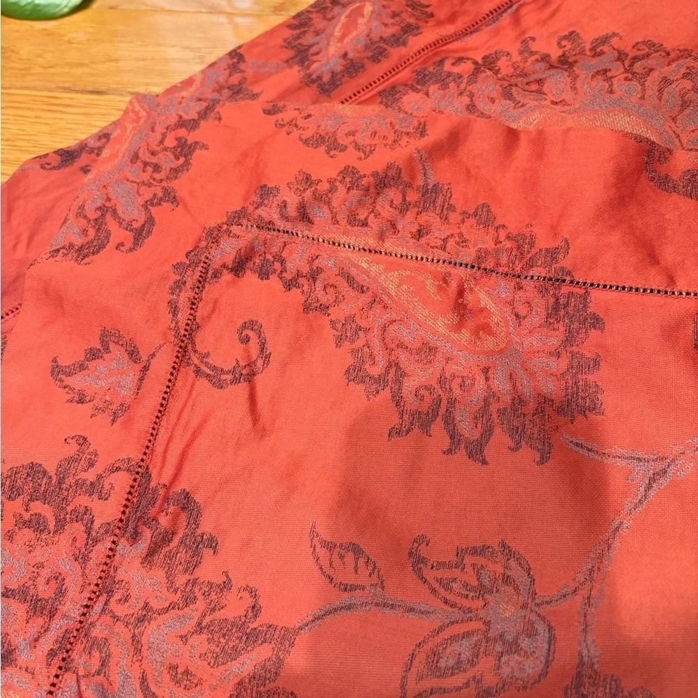 SFERRA Red Paisley Pillowcases